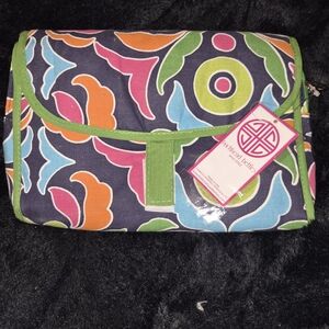 Buckhead Betties “Flourish” hanging accessory / travel organizer